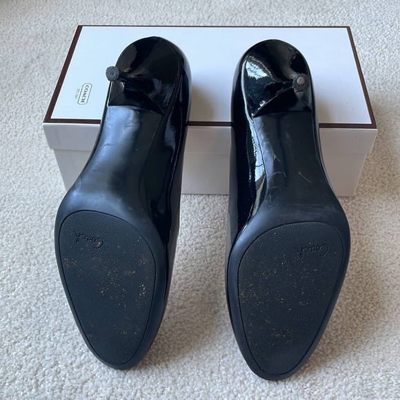 Coach Black Patent Leather Round Toe Heels Pumps Size 10 with Box - Picture 3 of 6